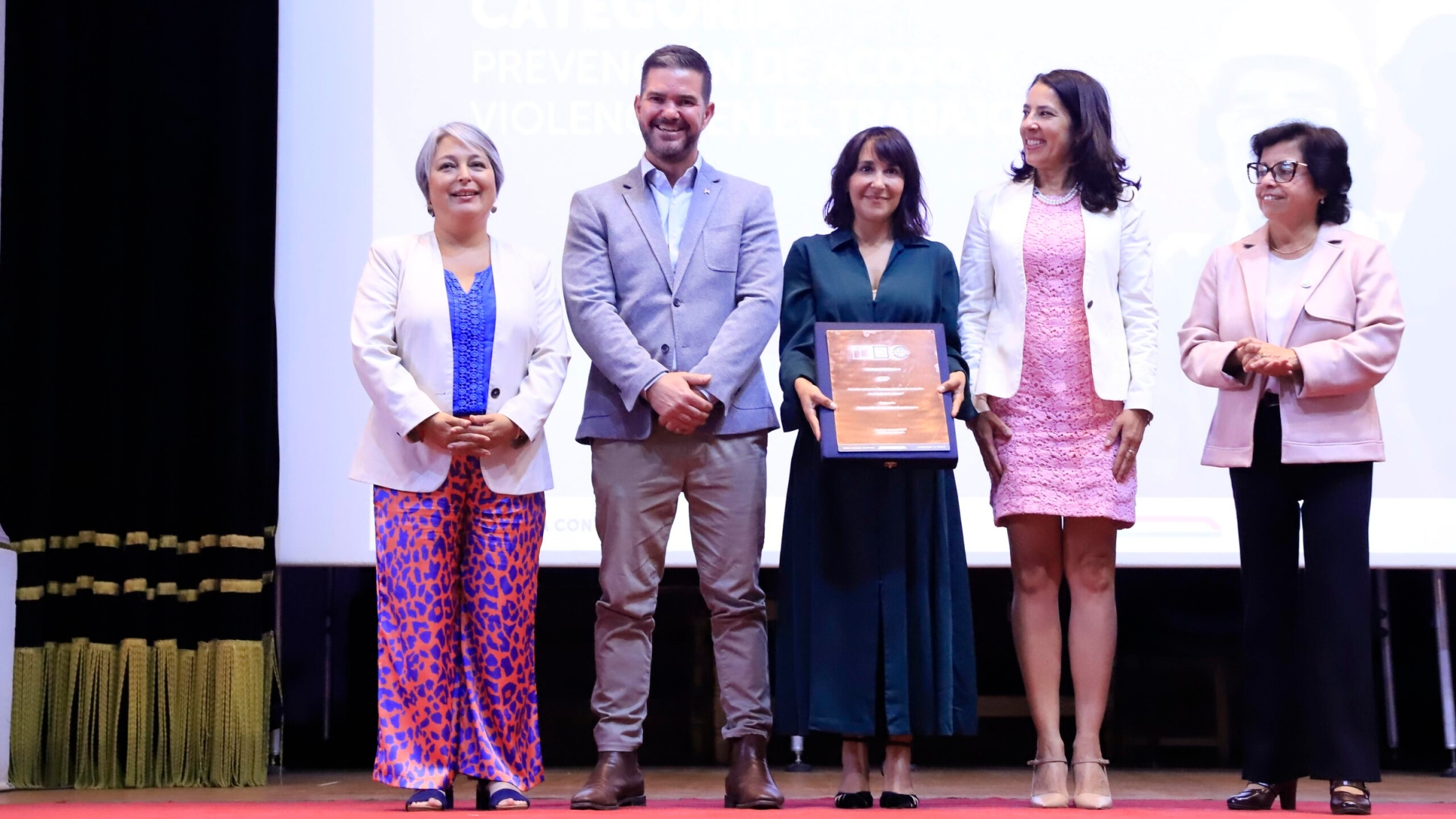 Mesa Mujer y Minería: BHP obtiene primer lugar en premiación de buenas prácticas en categoría prevención de la violencia y el acoso
