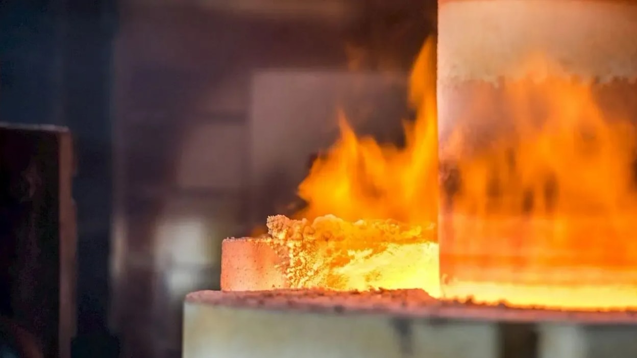 Metalurgia sin cianuro: el desafío tecnológico que redefine la fundición de oro