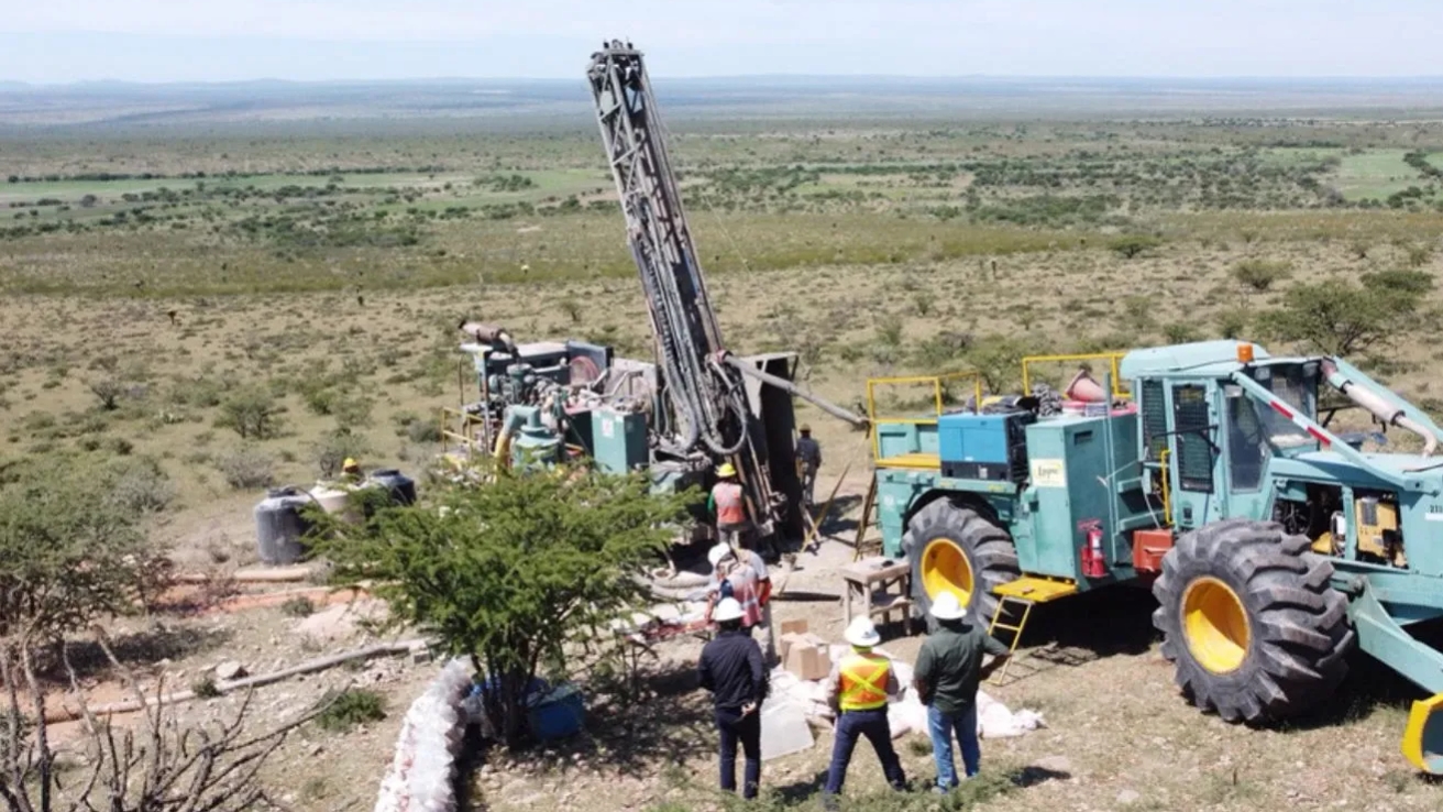 Minaurum aumenta el programa de perforación de la fase 2 a 50.000 metros en el Proyecto de Plata de Álamos