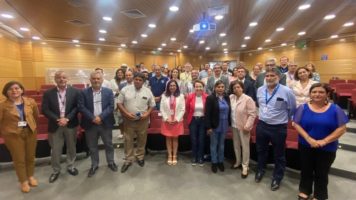 Ministra Williams presenta Ventanilla Minera a pequeñas y pequeños productores de Antofagasta