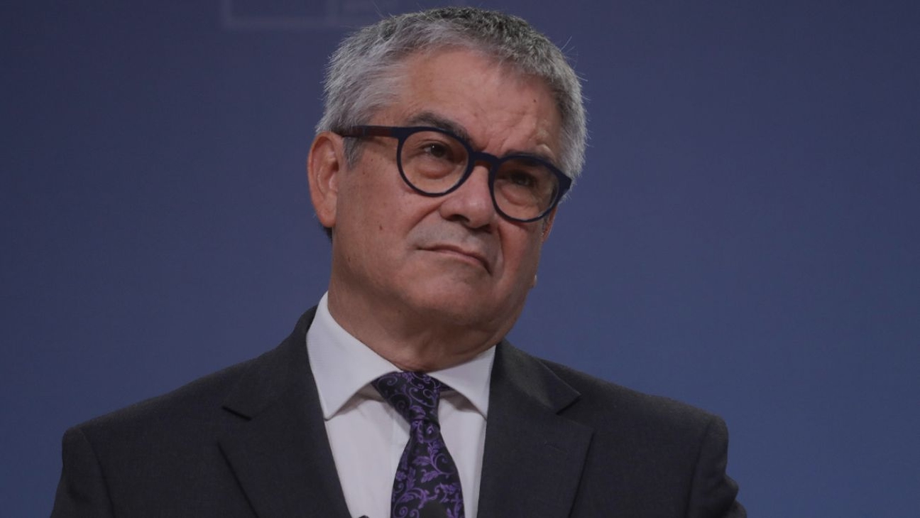 Ministro de Hacienda implementará compensación ante histórico aumento del precio de parafina en la Región Metropolitana