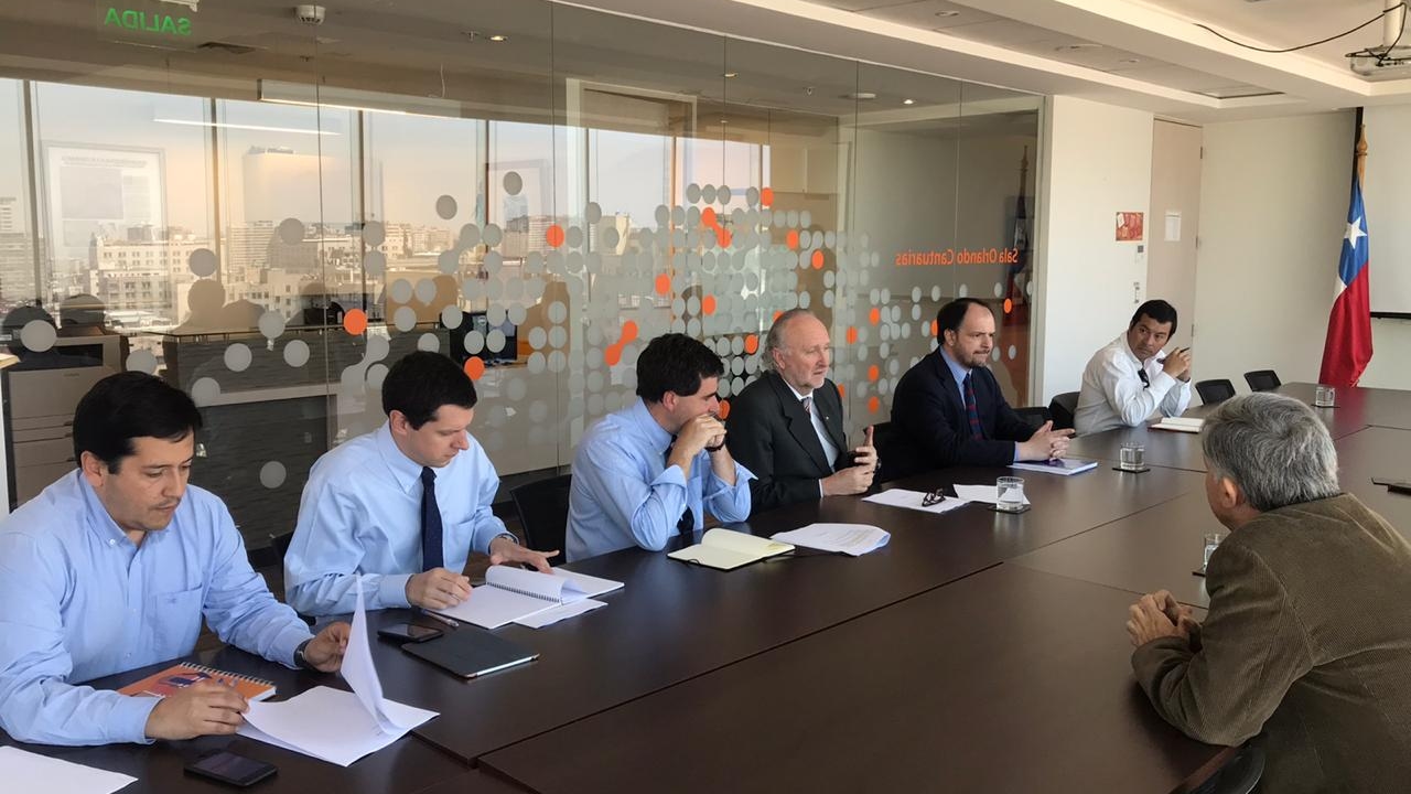 Ministro Prokurica se reúne con representantes de la industria para analizar las condiciones del sector