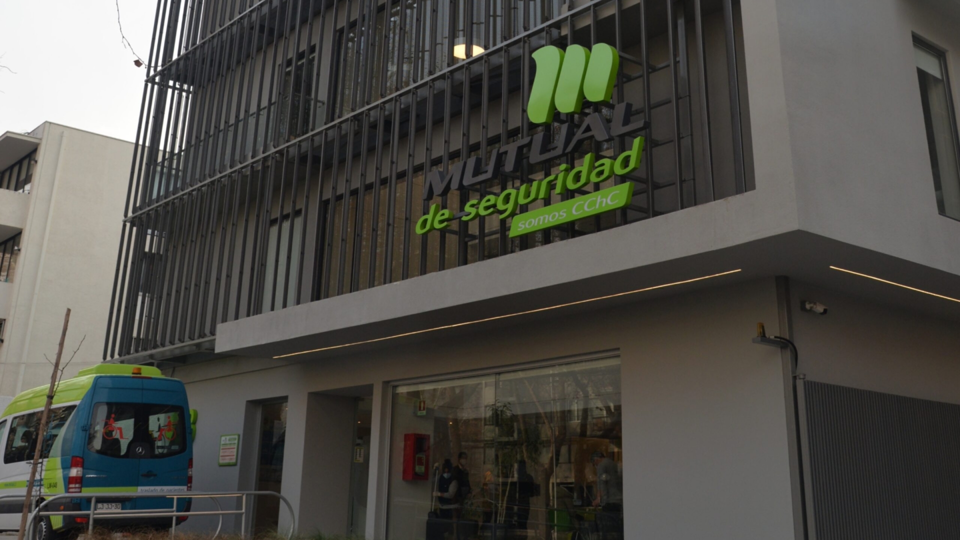 Mutual de Seguridad busca trabajadores en diversas regiones: Conoce cómo postular