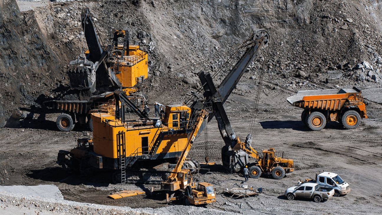 Nahil Hirsh lidera el nuevo Consejo Directivo de Women in Mining Perú 2025-2027 enfocado en el empoderamiento femenino en la minería