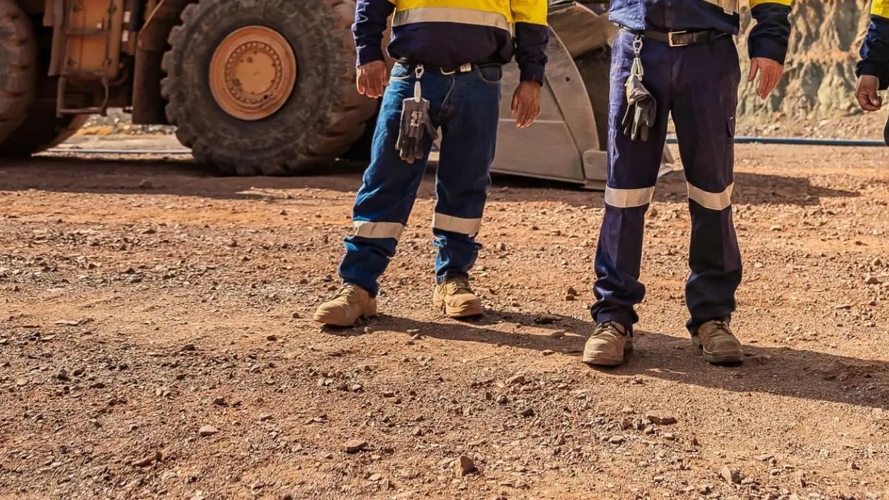 Newmont anuncia despidos clave en reestructuración para aumentar eficiencia y competitividad en la industria minera del oro