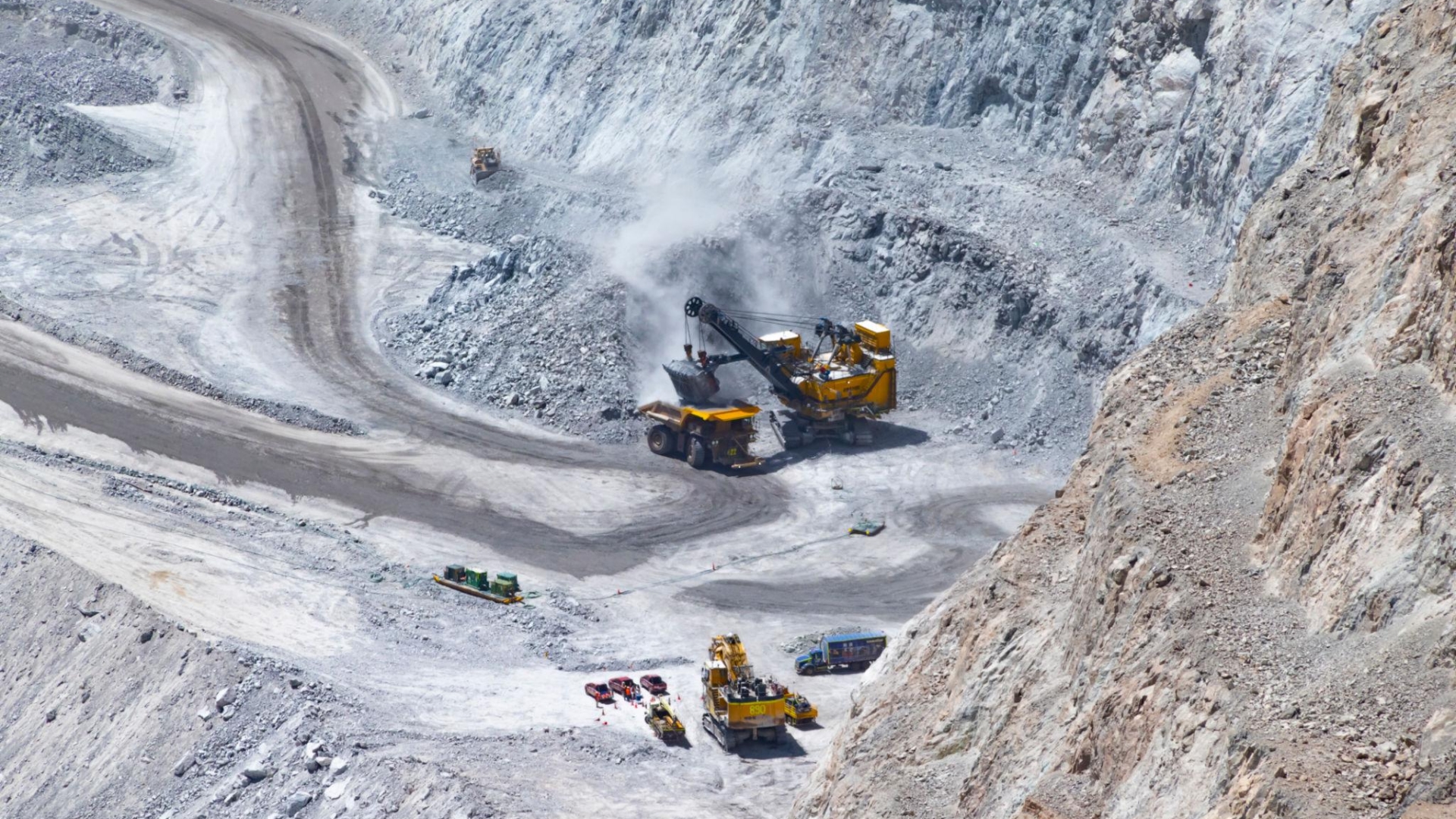 Costos de la gran minería del cobre bajan 5,7% en 2025, pero energía, fletes e insumos amenazan la tendencia