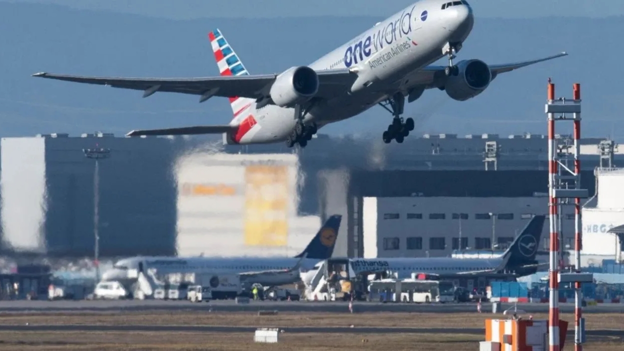 Ormuz y combustible aéreo: aeropuertos europeos alertan crisis en 3 semanas que amenaza turismo y exportaciones