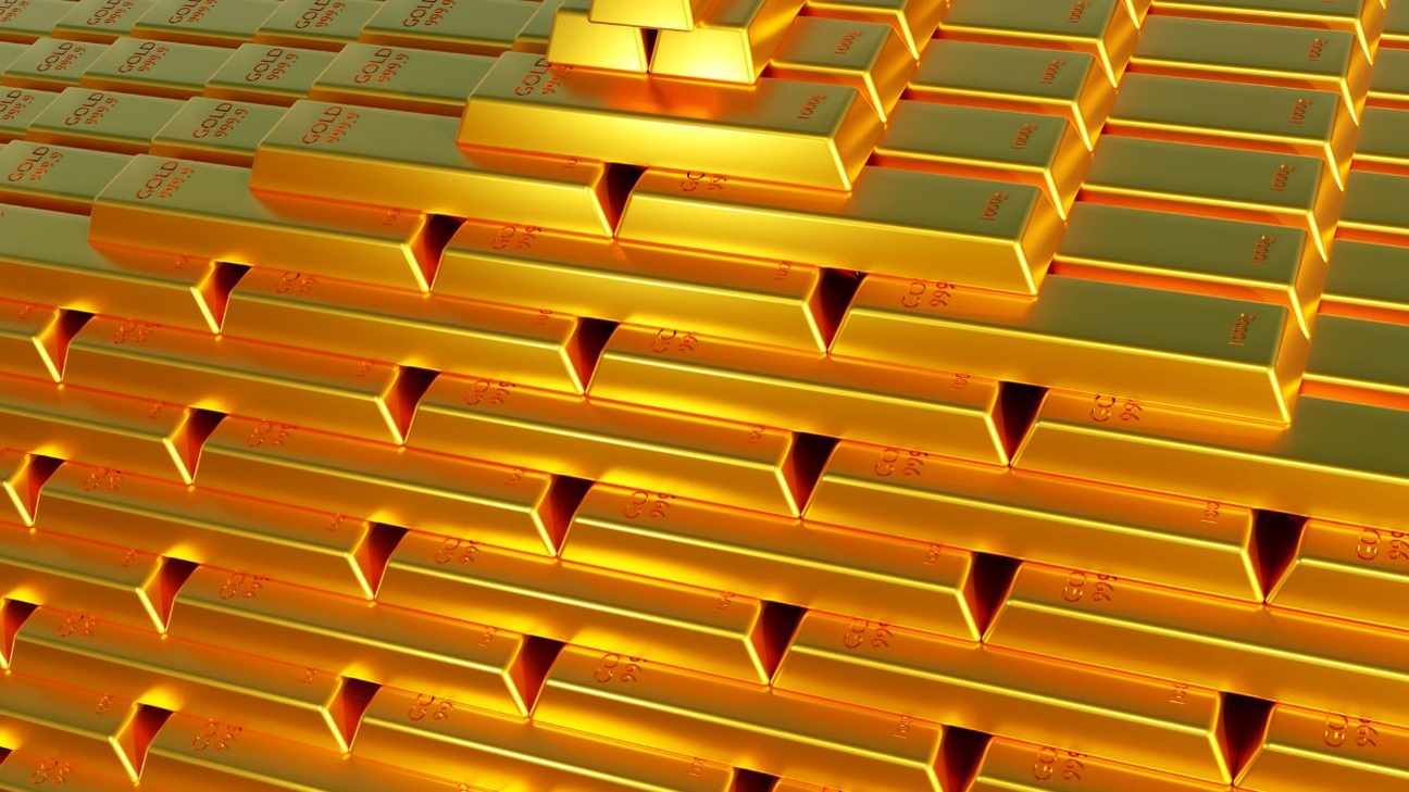Oro Retrocede Ante Expectativas de Datos Económicos en EE.UU. y Tensiones de Seguridad Interna