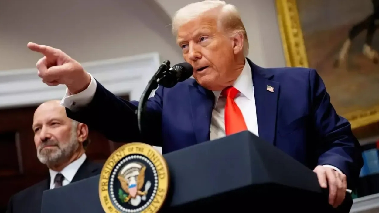 Petróleo sobre US$115 y amenaza a terminal clave: escalada de Trump en Irán tensiona el mercado energético global