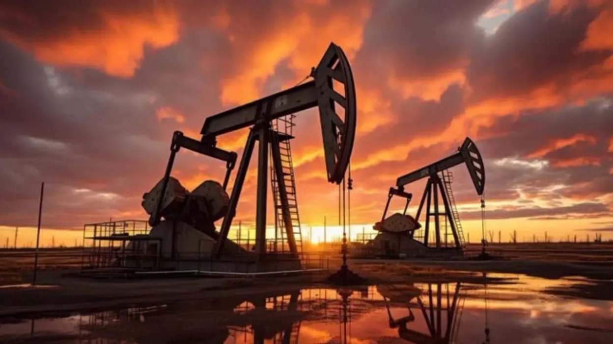 Petróleo sube por tensión en el Golfo: WTI llega a US$75 y Brent supera los US$82 pese a menor volatilidad