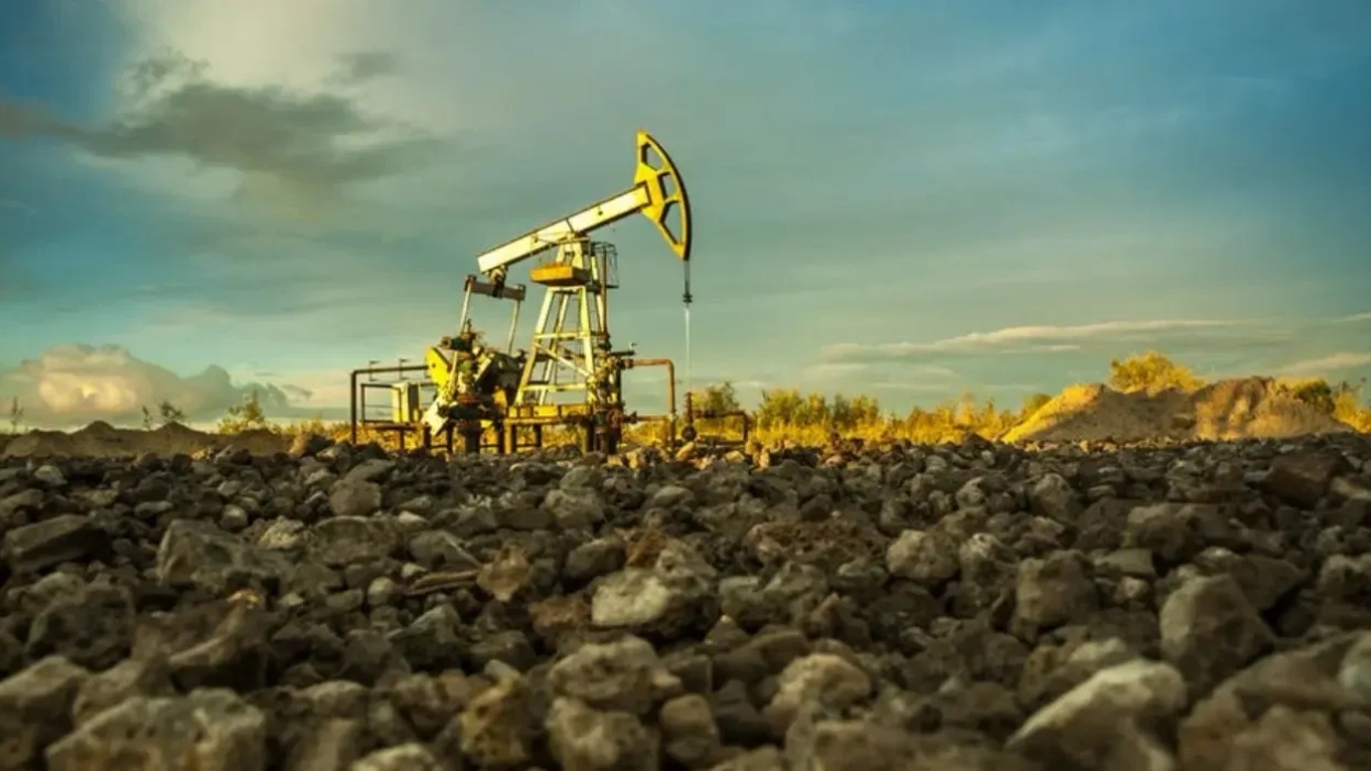 Petróleo supera los US$113: shale de EE.UU. acelera producción tras alza de 68% por crisis en Ormuz