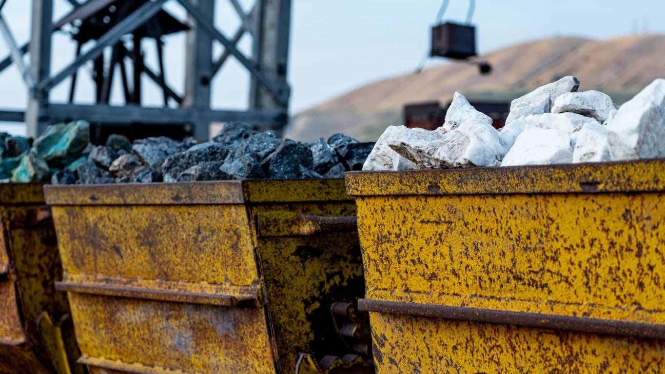 Bolivia ofrece incentivos fiscales y estabilidad para atraer inversiones mineras