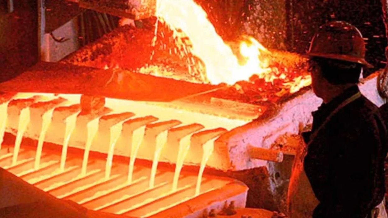 Precio del cobre: proyección de hasta US$ 15.000 tensiona al mercado mientras riesgos de suministro golpean a Chile