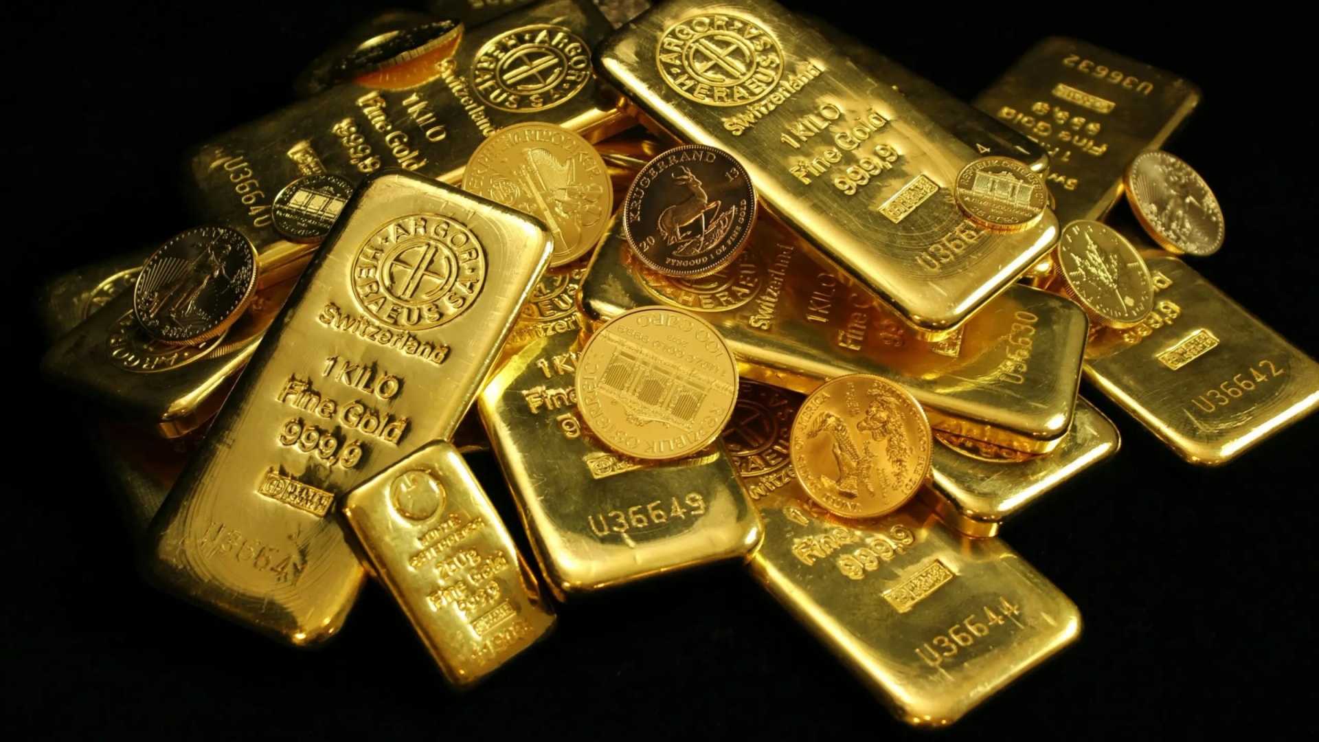 Precio del oro cae 1,7% a US$4.600 por el choque petrolero que inquieta a los bancos centrales