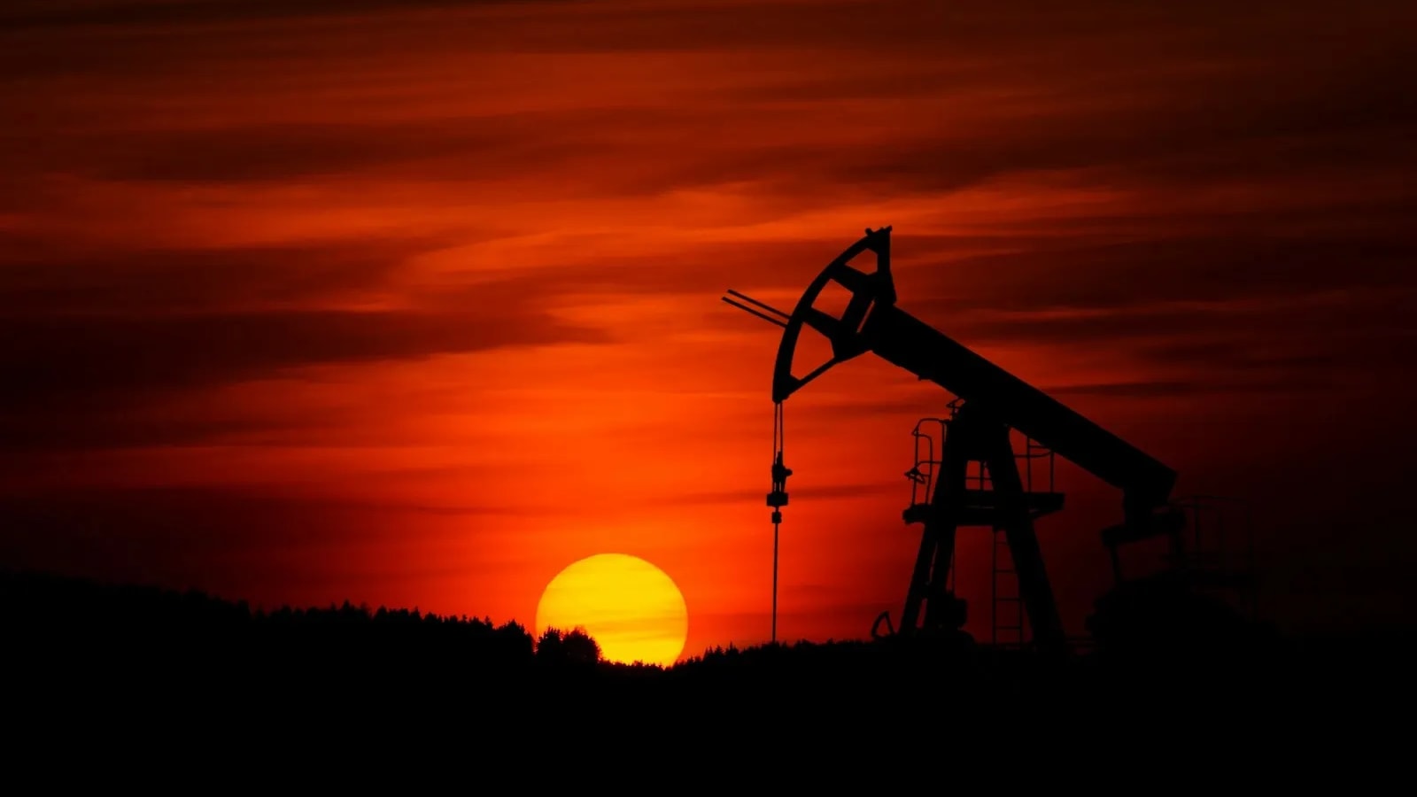 Precio del petróleo supera US$112 y Ormuz amenaza con sostener el rally hasta 6 meses