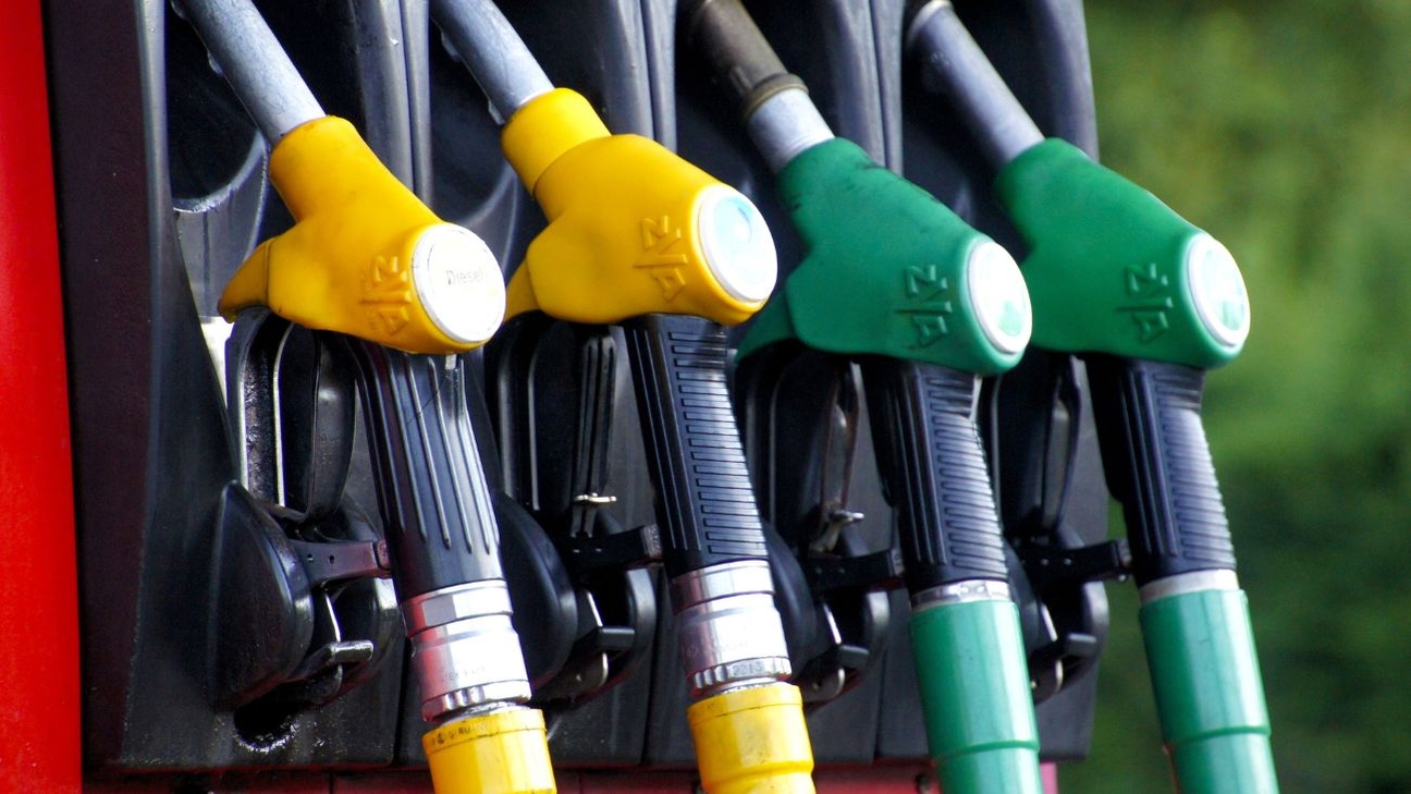 Precios de Combustibles en Chile: Bajas en Gasolina y Diésel Mientras Kerosene Sube – Actualización ENAP del 3 de Abril