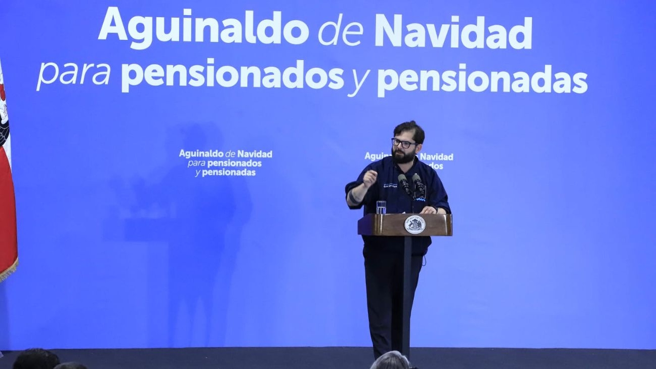 Presidente Boric anuncia aguinaldo navideño para 2.7M pensionados