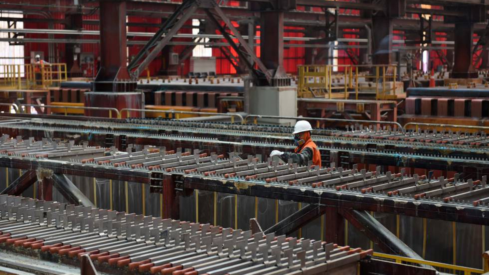 Primas del cobre en China tocan récord por escasez de existencias y problema de IVA