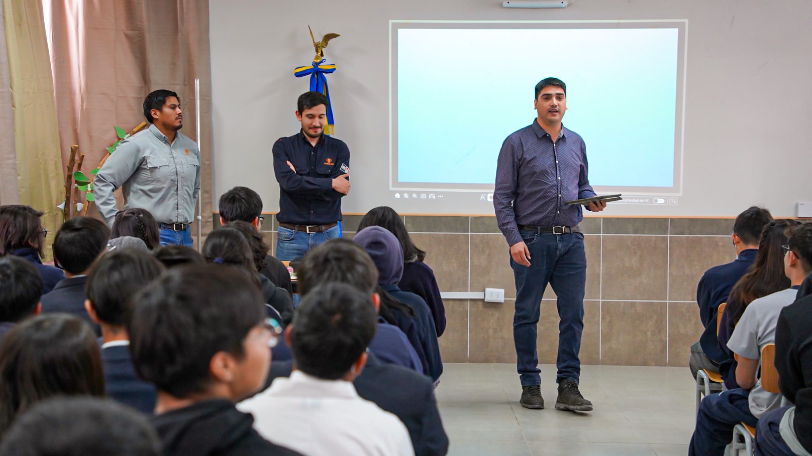 Profesionales de Chuquicamata Subterránea inspiran a estudiantes del Colegio Don Bosco de Calama