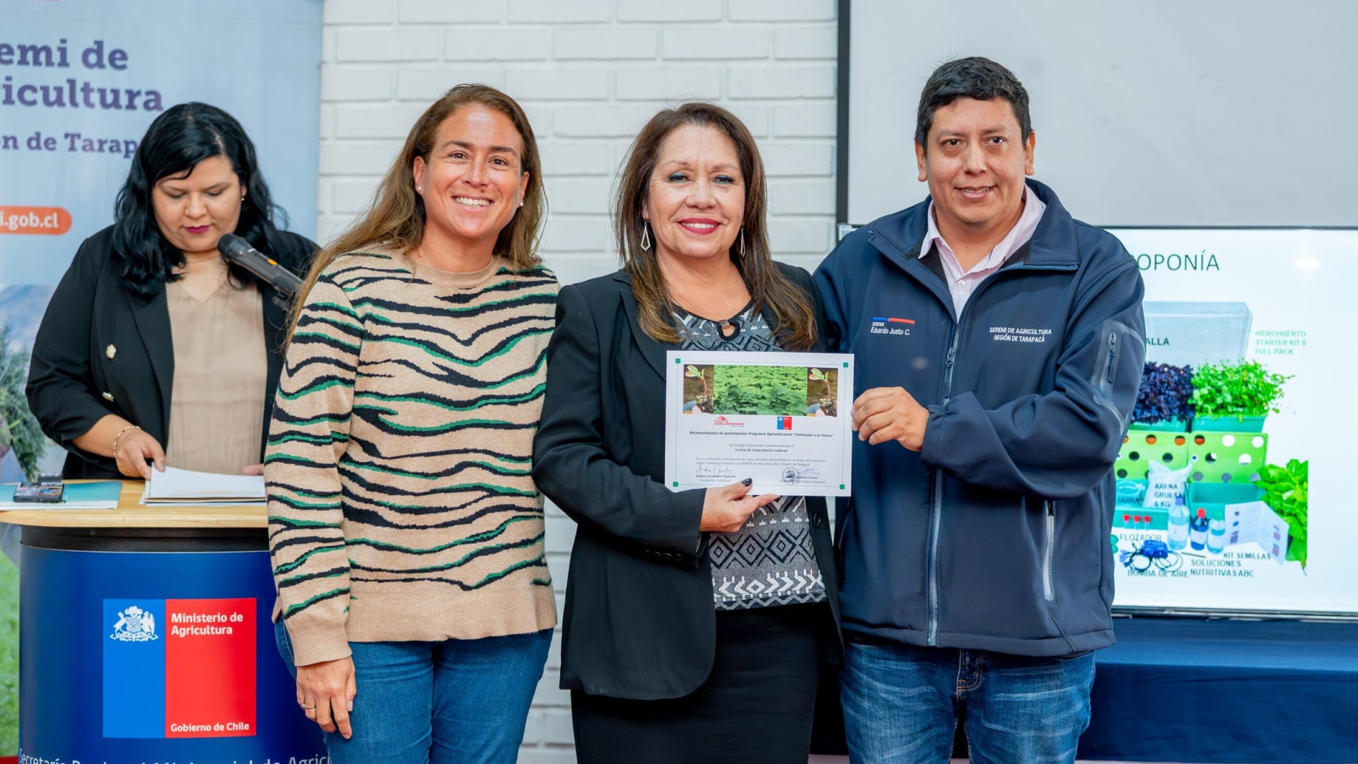 Programa agroeducativo beneficiará a 21 establecimientos estudiantiles de Tarapacá con talleres de hidroponía y compostaje