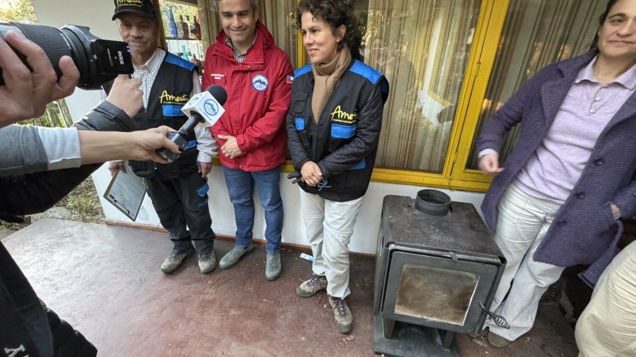 Programa de recambio de calefactores en Coyhaique logra instalar 10,000 unidades sustentables y avanza hacia la meta de 15,000