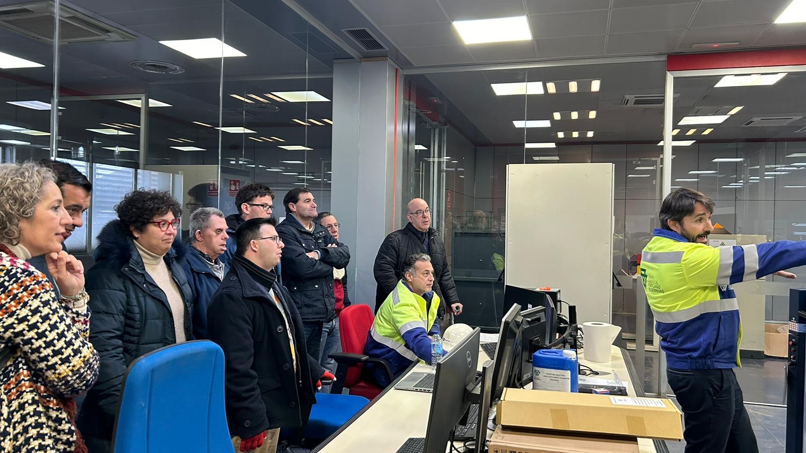 Representantes de Prolaya visitan la fábrica de Cementos Portland Valderrivas de Alcalá de Guadaíra