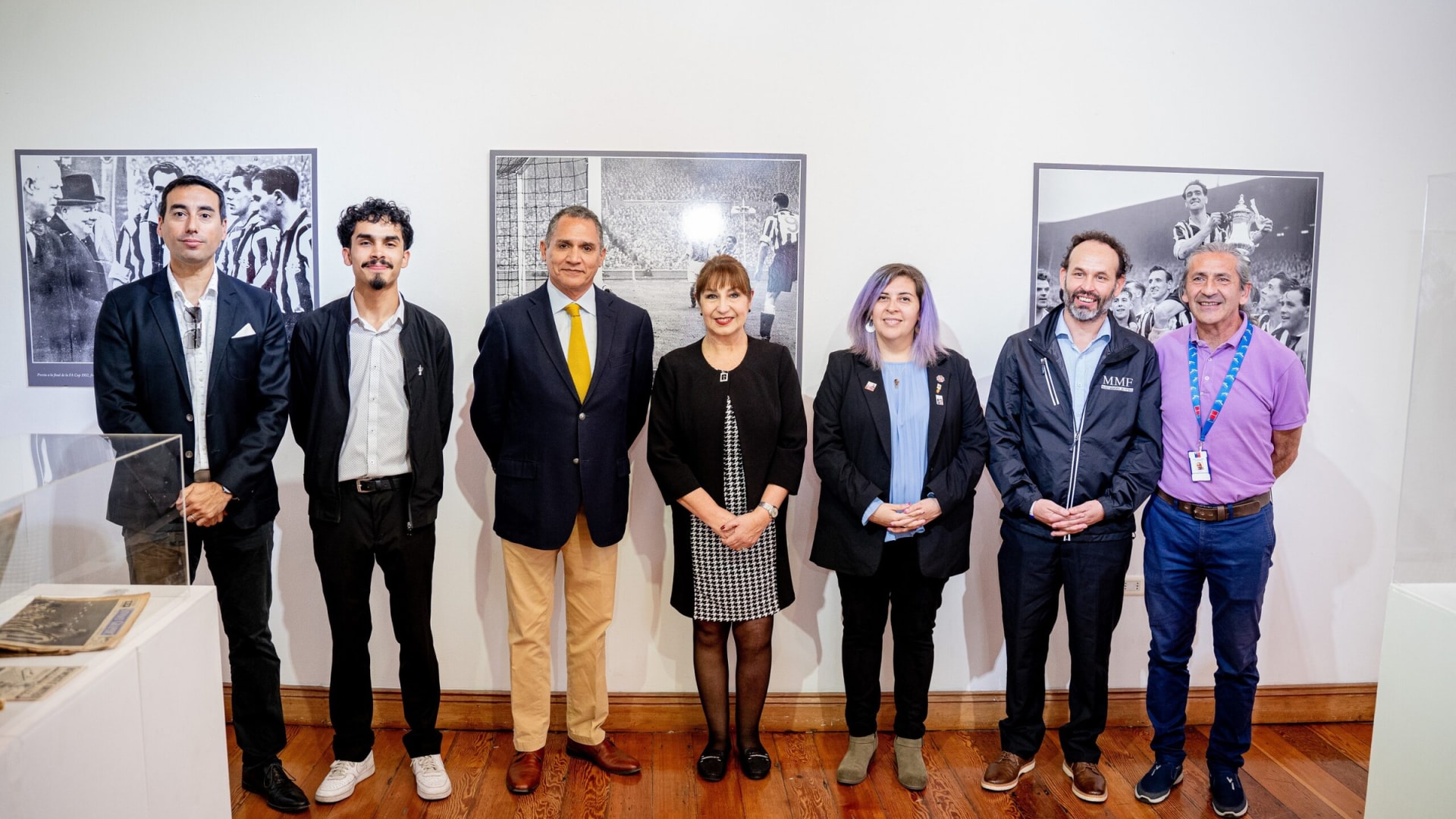 Sala de Arte Casa Collahuasi celebra el mes de la chilenidad con homenaje al goleador pampino Jorge Robledo