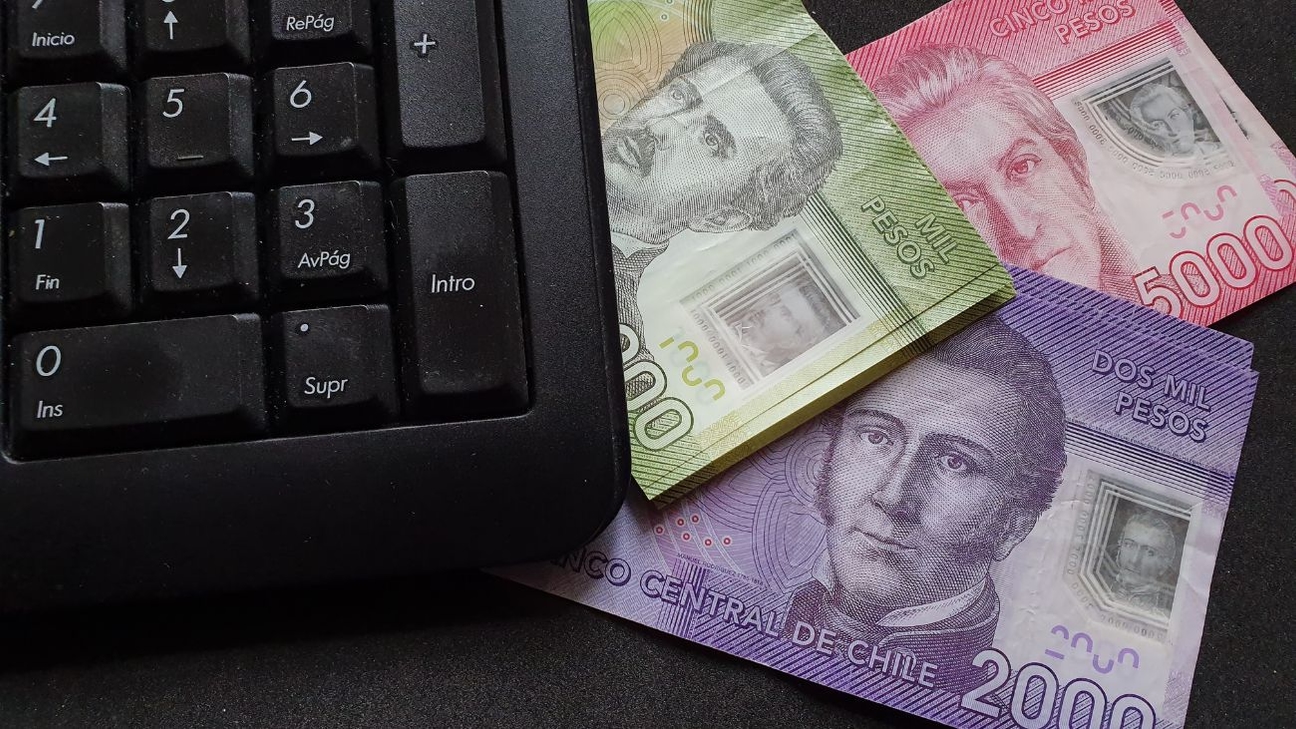Salario mínimo en Chile alcanzará los $510.636 en 2024 tras ajustes por inflación y negociaciones de la CUT