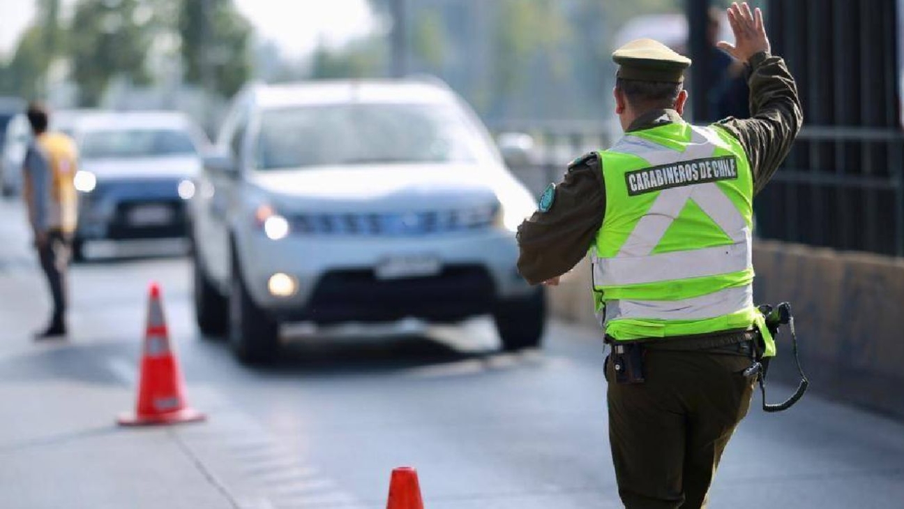 Santiago Amplía Restricción Vehicular hasta Agosto para Reducir Contaminación Invernal