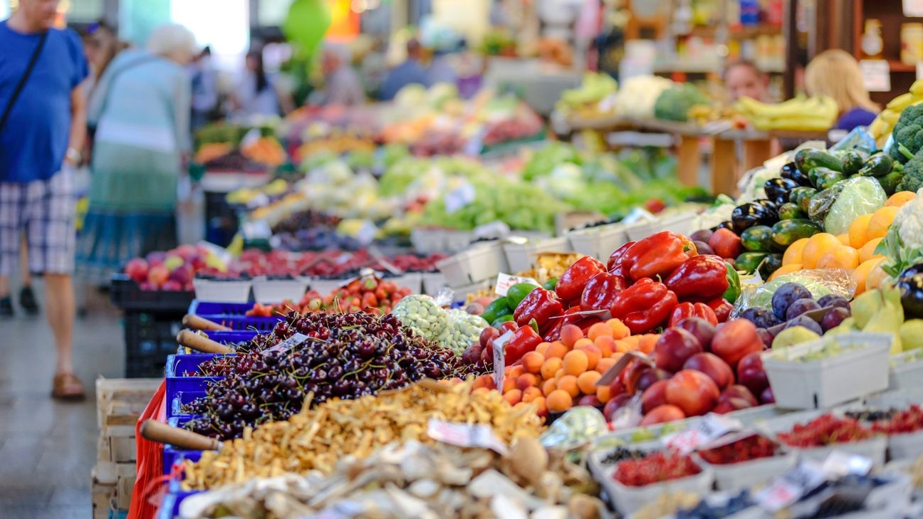 Semana Santa 2025: ¿Cómo Afectará el Fin de Semana Largo al Comercio y Qué Cambios Podrían Implementarse?