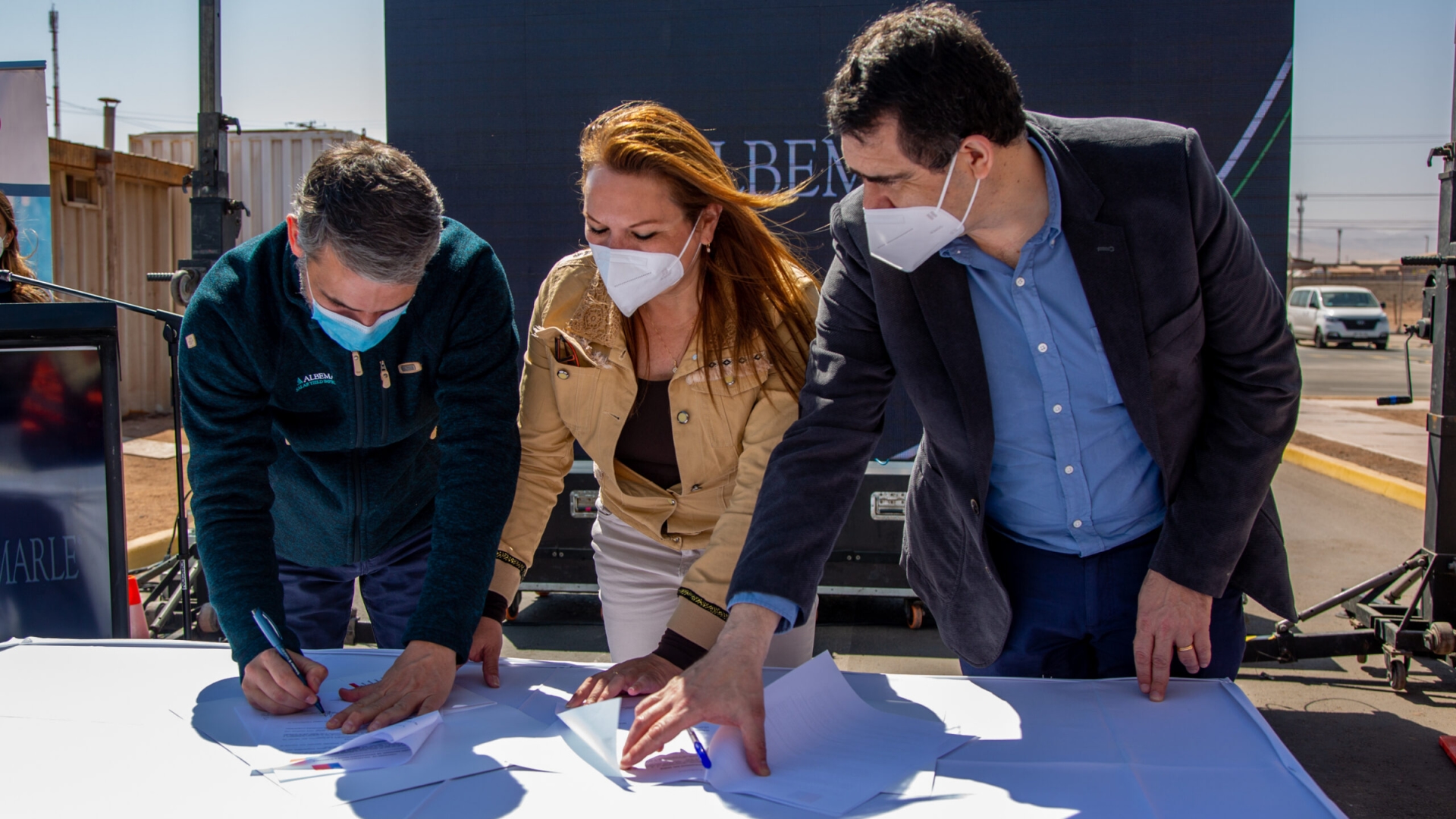 Sence y Albemarle firmaron un convenio para contratar a 40 jóvenes de la Región de Antofagasta como operadores de planta en 2022