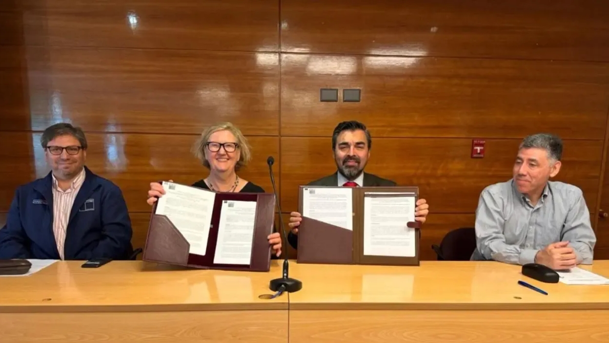 Sernageomin firma alianza estratégica para fortalecer la vigilancia volcánica en Chile