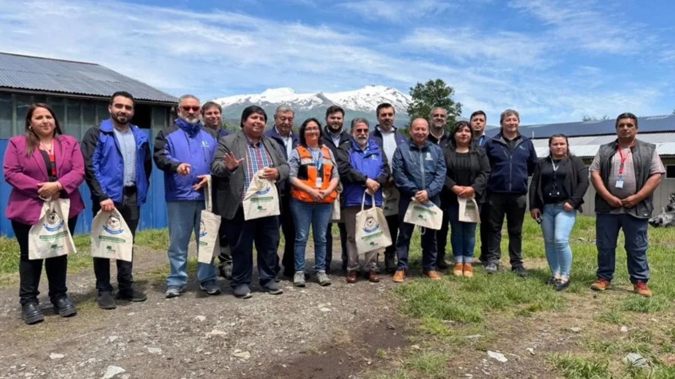 Sernageomin y Gobierno Regional impulsan modernización clave para la vigilancia volcánica en Los Ríos