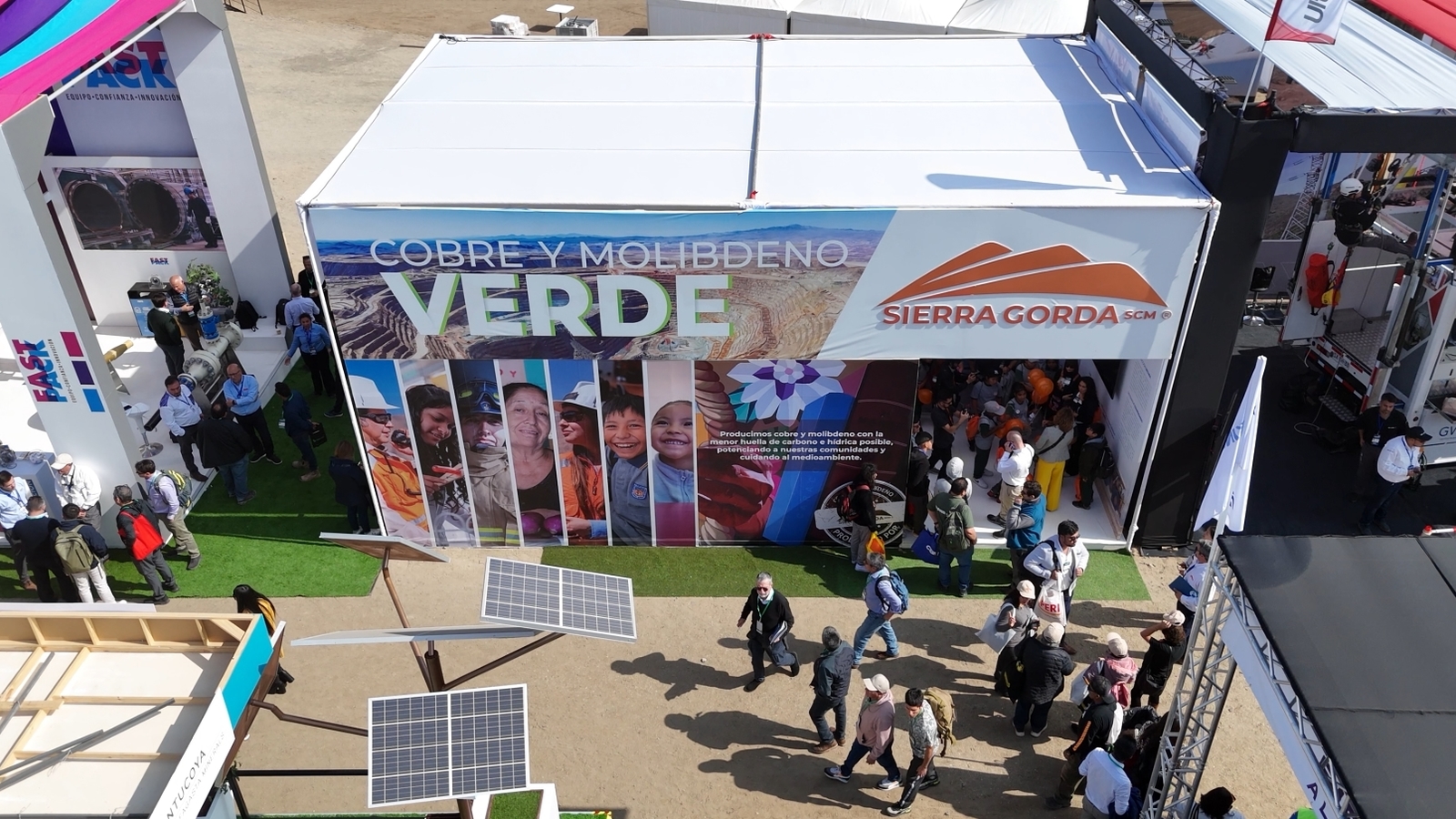 Sierra Gorda SCM recibió a vecinos para recorrer juntos Exponor 2024