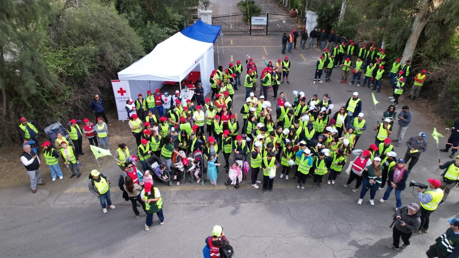 Simulacro de emergencia en tranque de relaves Las Tórtolas movilizó a cientos depersonas en Colina y Tilti