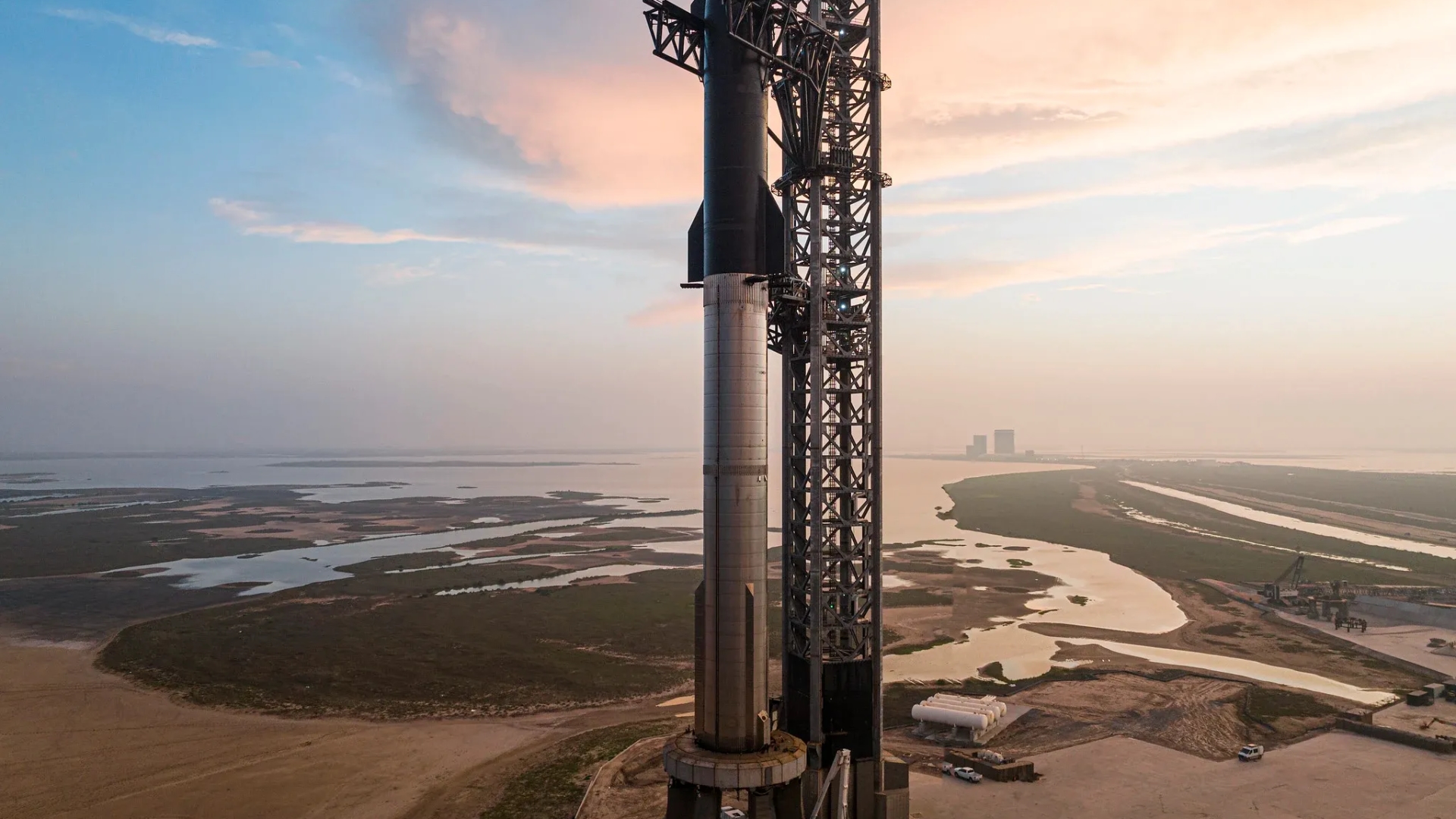 SpaceX propone nuevo plan para acelerar regreso a la Luna junto a la NASA