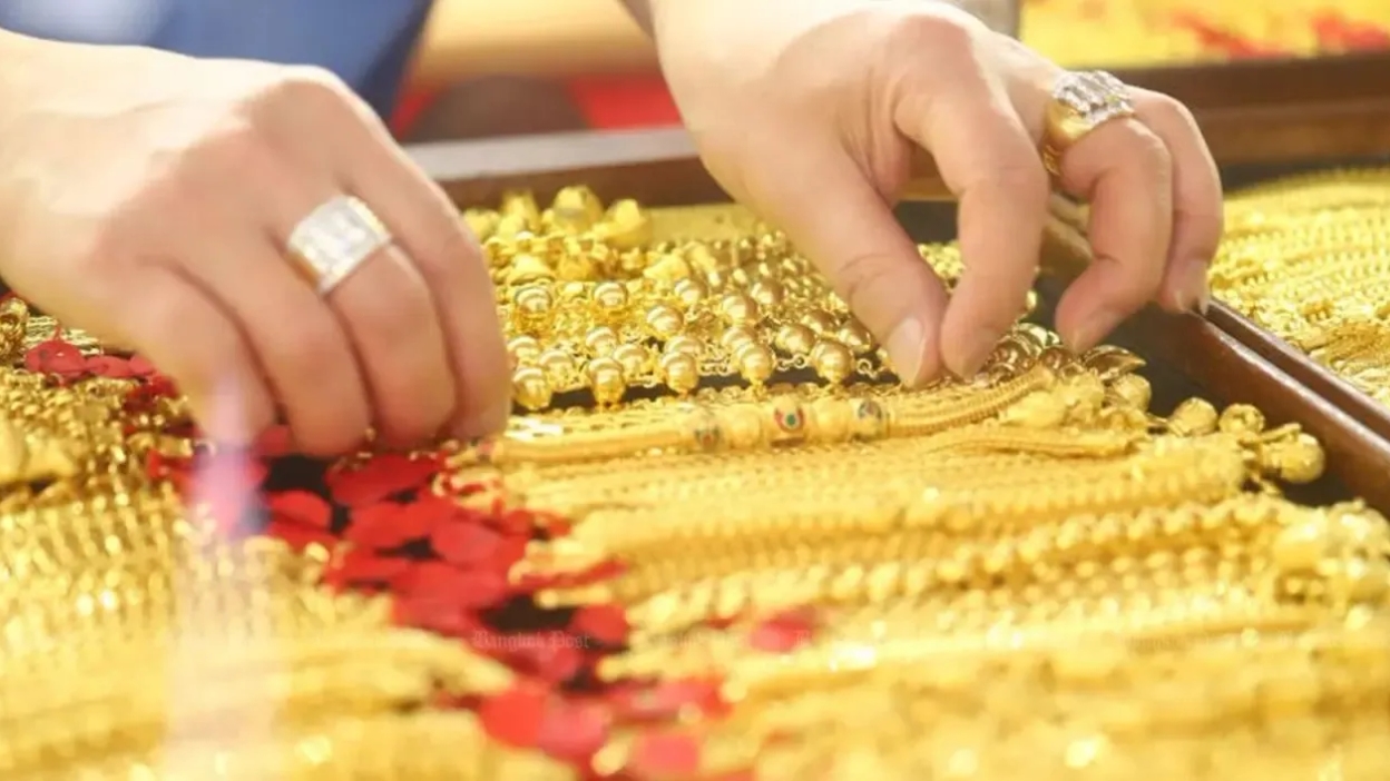 Tailandia impone tope de 50 millones de baht diarios al comercio online de oro para contener la apreciación cambiaria