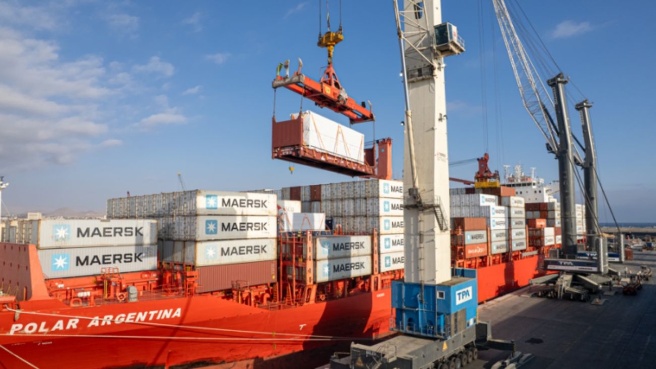 Terminal Puerto Arica recibe las primeras baterías Tesla para proyecto energético