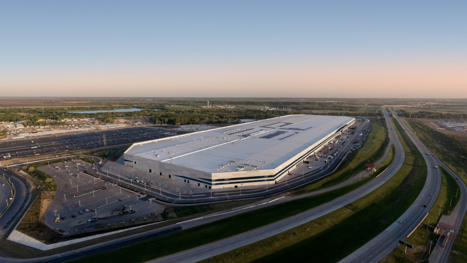 Tesla confirma planes para construir refinería de litio en Texas