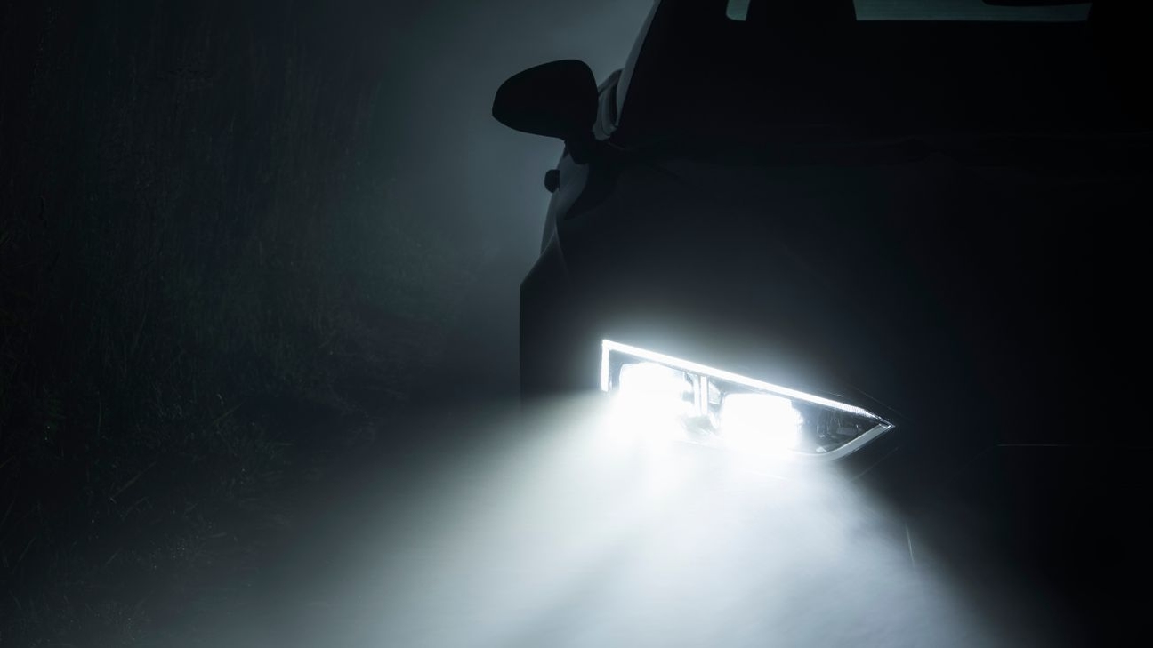 Todo lo que Debes Saber sobre el Uso Obligatorio de Luces en Vehículos en Chile: Normas y Multas