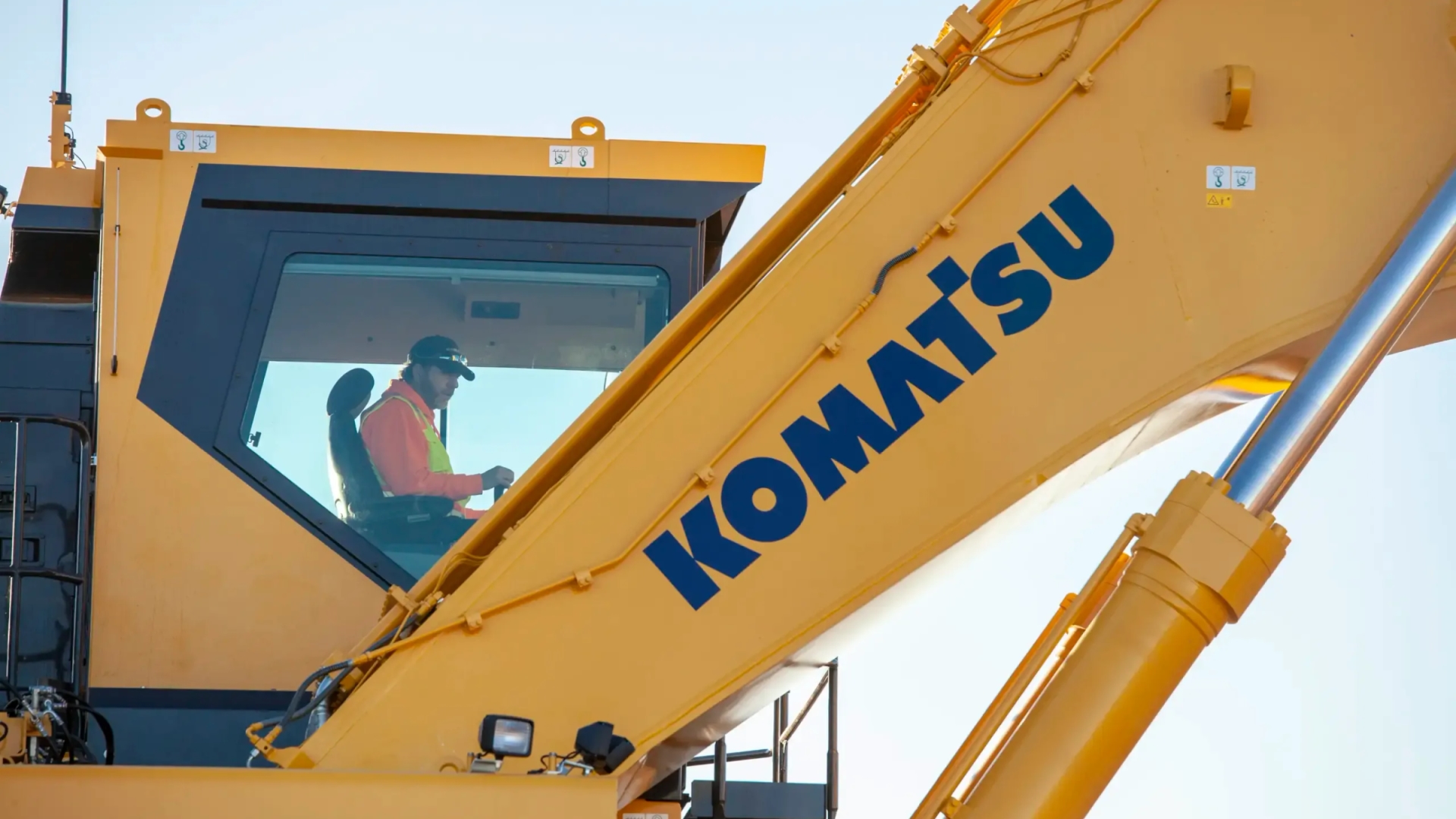 Trabajos en Komatsu: vacantes con turnos mineros y un portal que se actualiza a diario