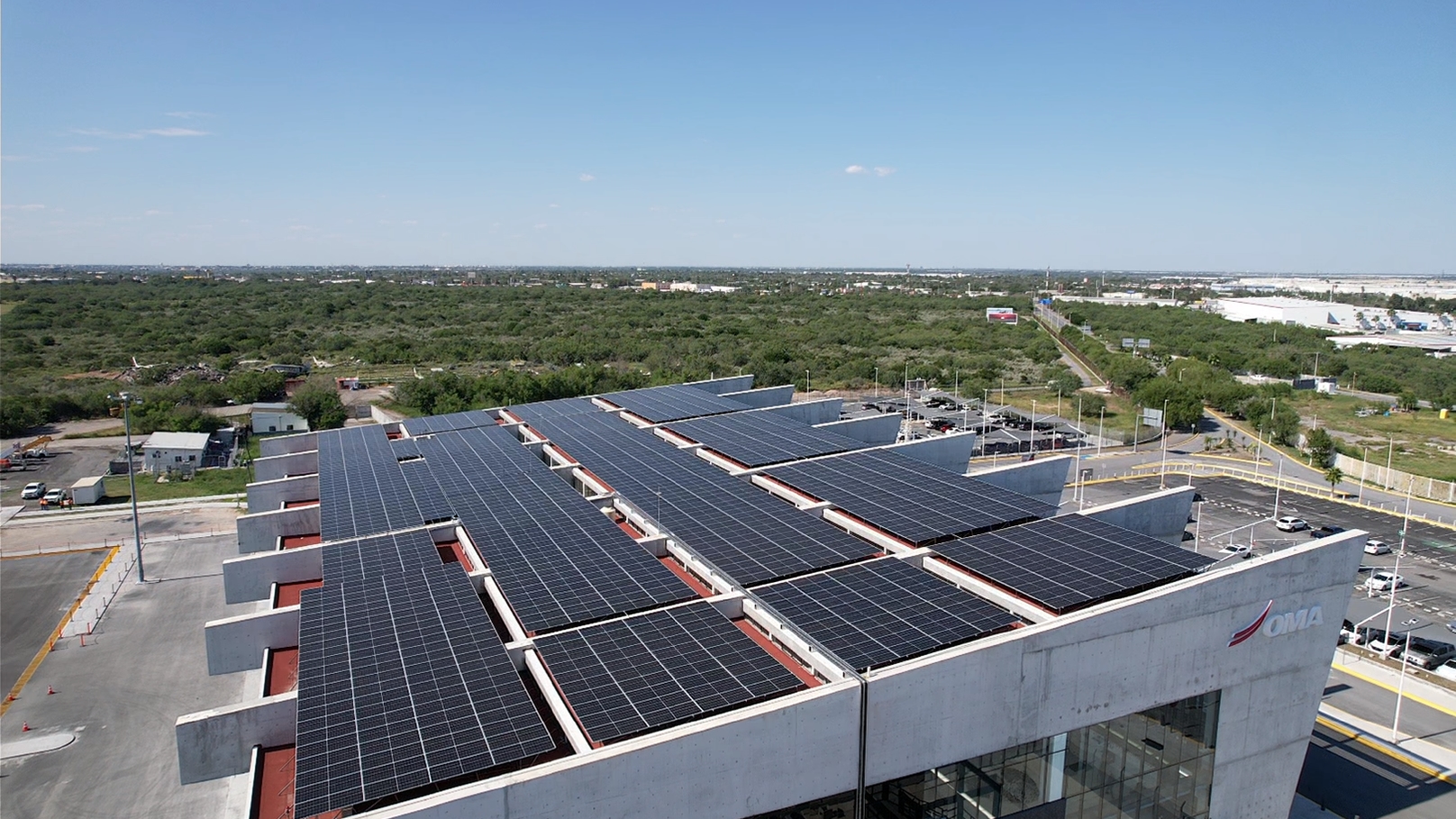 Trina Solar y Solventa Energía despegan nuevos proyectos fotovoltaicos en aeropuertos de México