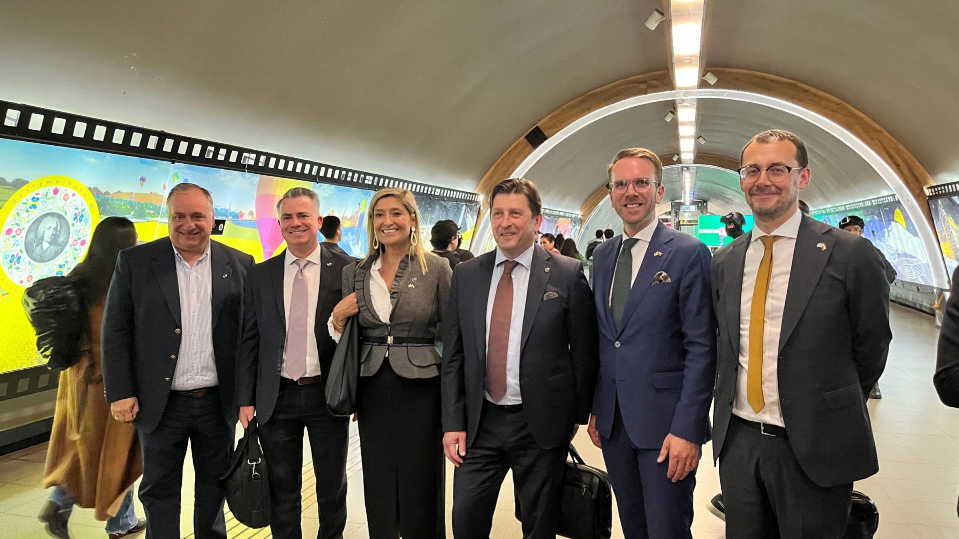 Volvo Chile celebra la innovación sueca en el Metro de Santiago con la reinauguración del Túnel Vía Suecia