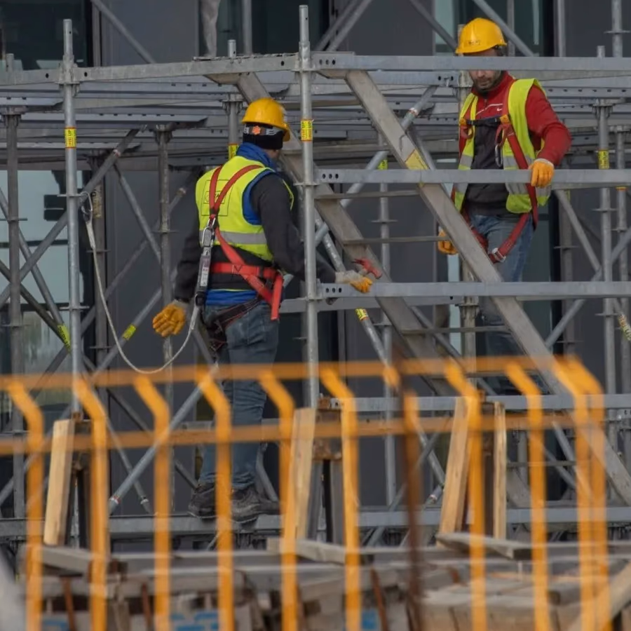 Desocupación en Chile sube a 8,9%: el dato que tensiona empleo femenino e informalidad