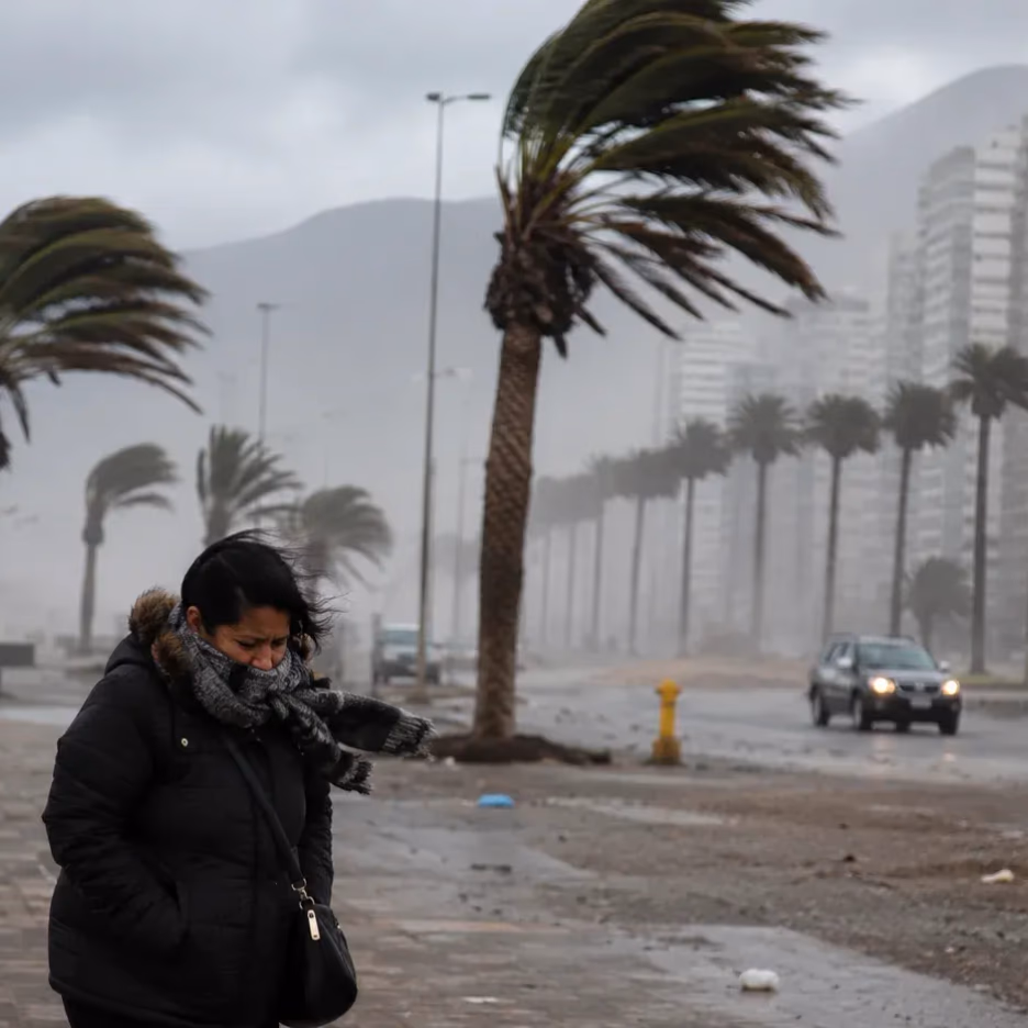 Dirección Meteorológica de Chile emite alerta por vientos de hasta 110 km/h en el norte del país