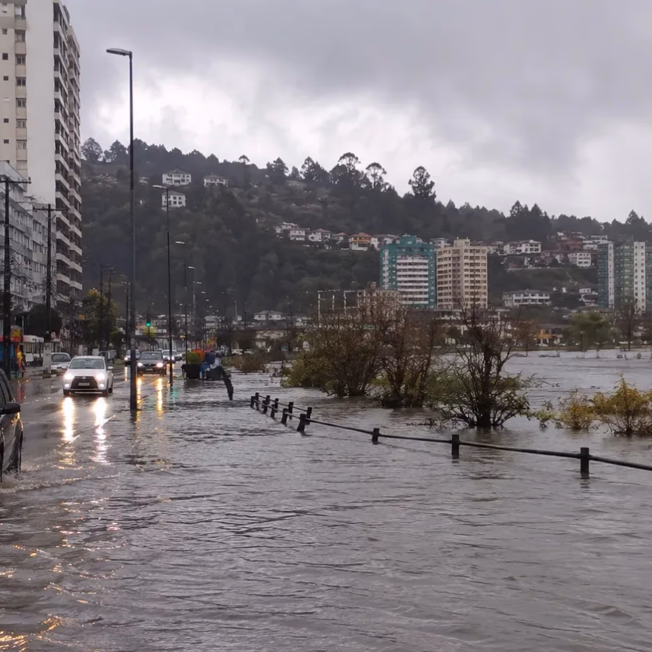 Río atmosférico categoría 3 amenaza con lluvias intensas e inundaciones en el centro-sur de Chile