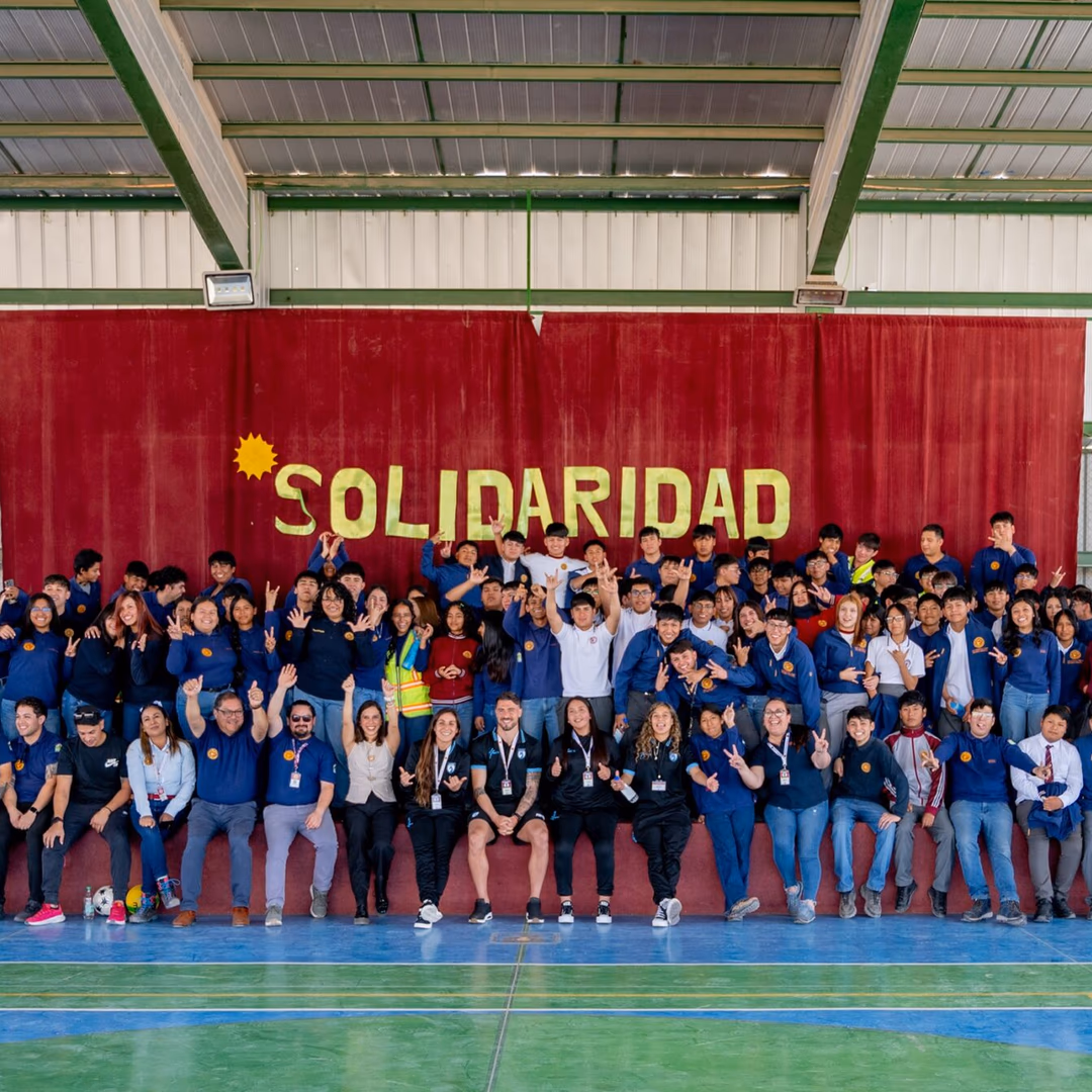 Liceo de Pica recibió la visita de Deportes Iquique para conmemorar la Semana de la Educación Técnico Profesional