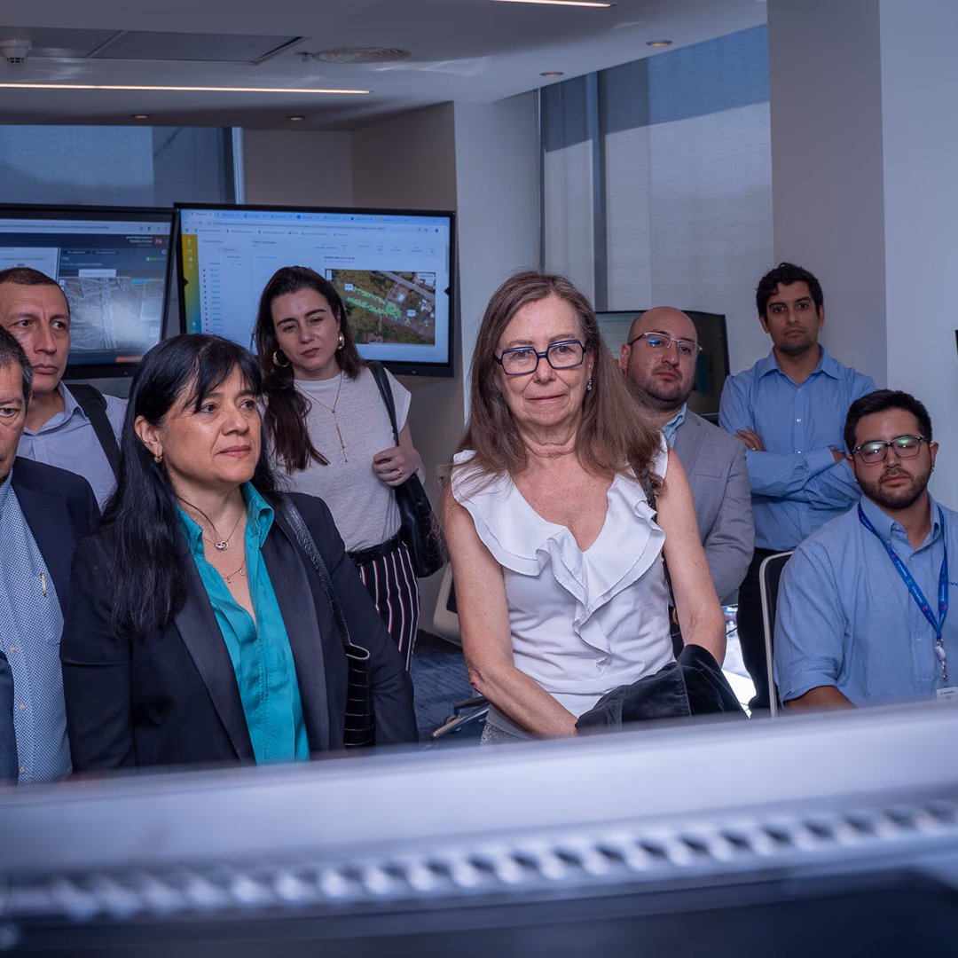 Superintendenta de Electricidad y Combustibles visita Centro de Monitoreo de Activos de Transelec