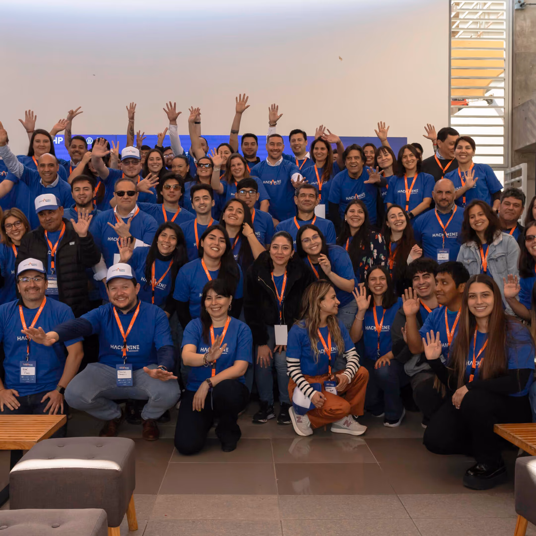 Tercera versión de Hackamine destaca por contar con un 64% de participación femenina