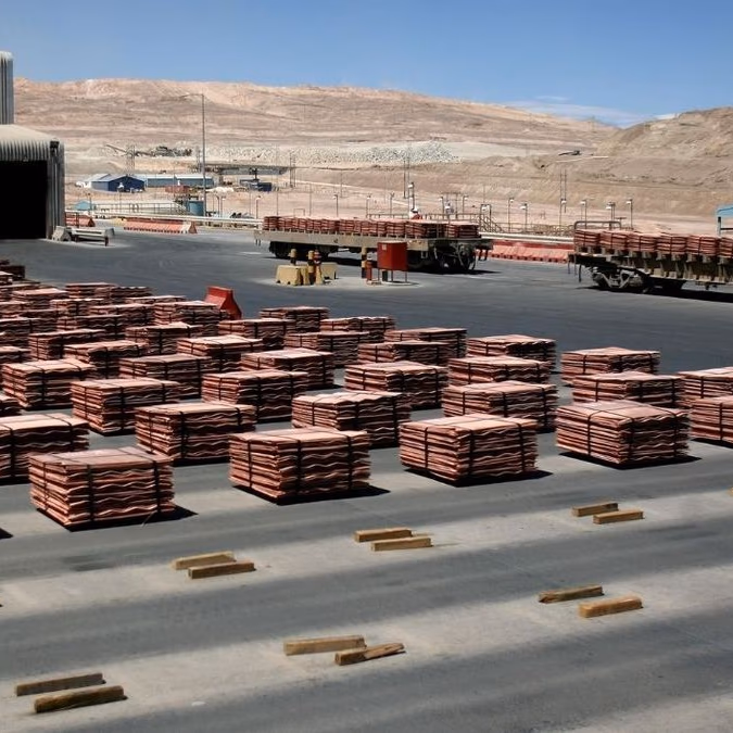 Exportaciones de cobre superan por primera vez los US$30.000 millones en un semestre y empujan récord comercial de Chile